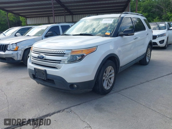 2013 Ford Explorer XLT with VIN 1FM5K7D81DGA33851, listed as a IAAI auction lot 42058840 with 264,577 mi miles. Bid and sale history available at carsss.com. Image 17.