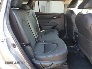 2024 Toyota Highlander LE z VIN 5TDKDRBH7RS539875, wystawiony jako Copart lot #54117965 z przebiegiem 12 453 mil mil oraz Szkoda całkowita • Salvage title. Historia ofert i sprzedaży dostępna na DreamBid. Obrazek 11.