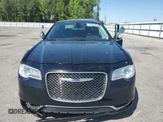 2018 Chrysler 300 Touring z VIN 2C3CCAAG7JH315532, wystawiony jako Copart lot #53404095 z przebiegiem 124 754 mil mil oraz Szkoda całkowita • Salvage title. Historia ofert i sprzedaży dostępna na DreamBid. Obrazek 5.