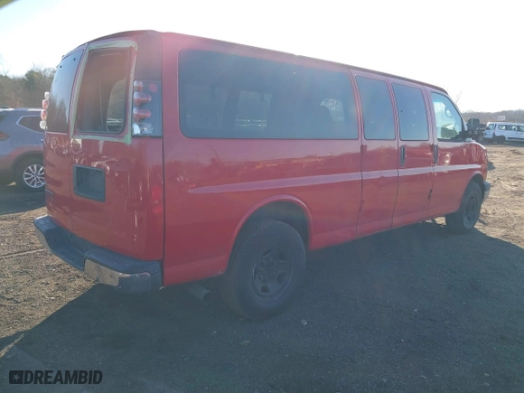 2012 Chevrolet Express Passenger 1LT with VIN 1GAZG1FG8C1109469, listed as a IAAI auction lot 41319826 with 246,801 mi miles. Bid and sale history available at carsss.com. Image 4.