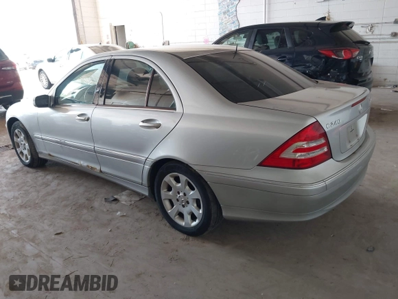 2005 Mercedes-Benz C 240 with VIN WDBRF81J15F655900, listed as a IAAI auction lot 42436525 with 1,113 mi miles and . Bid and sale history available at DreamBid. Image 3.