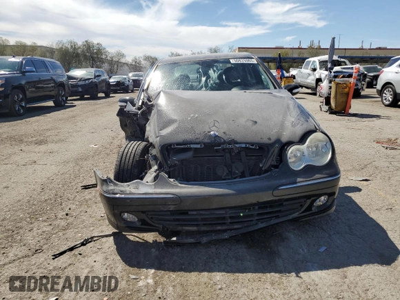 2005 Mercedes-Benz C 240 with VIN WDBRF61J15A712498, listed as a Copart auction lot 50835965 with 82,062 mi miles and Salvage Title. Bid and sale history available at DreamBid. Image 5.
