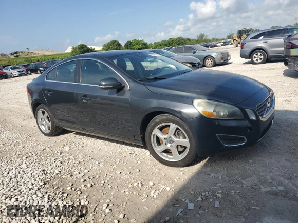 2013 Volvo S60 T5 Premier with VIN YV1612FS8D2185589, listed as a Copart auction lot 58694315 with 130,091 mi miles and Clean title. Bid and sale history available at DreamBid. Image 4.