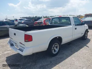 1997 GMC Sonoma with VIN 1GTCS1441VK518317, listed as a IAAI auction lot 41942735 with 75,862 mi miles. Bid and sale history available at carsss.com. Image 4.