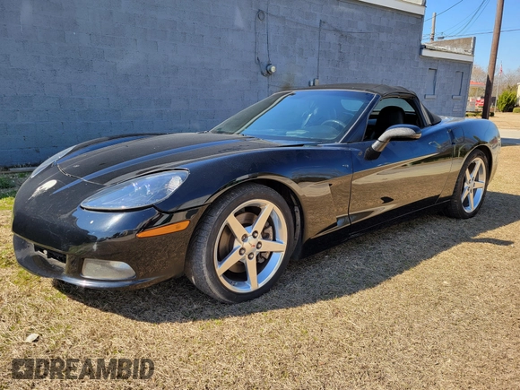 2005 Chevrolet Corvette with VIN 1G1YY34U455117125, listed as a IAAI auction lot 41682835 with 87,600 mi miles and . Bid and sale history available at DreamBid. Image 2.