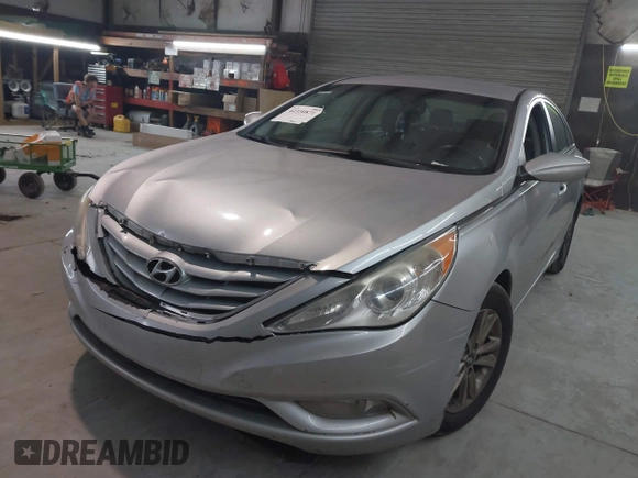 2013 Hyundai Sonata GLS z VIN 5NPEB4AC3DH720286, wystawiony jako IAAI lot #42330871 z przebiegiem 248 099 mil mil oraz . Historia ofert i sprzedaży dostępna na DreamBid. Obrazek 2.