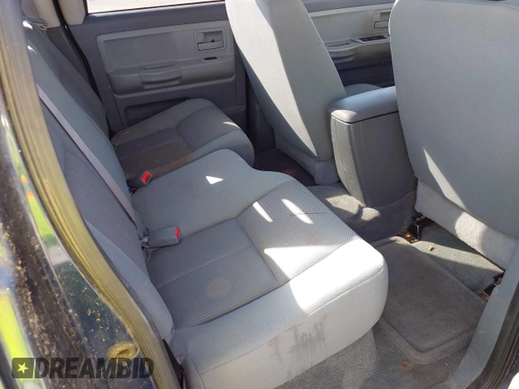 2005 Dodge Dakota SLT z VIN 1D7HE48N55S163580, wystawiony jako IAAI lot #41776155 z przebiegiem 164 671 mil mil oraz . Historia ofert i sprzedaży dostępna na DreamBid. Obrazek 8.