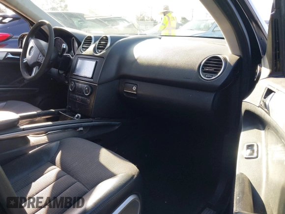 2006 Mercedes-Benz M 350 with VIN 4JGBB86E76A108201, listed as a IAAI auction lot 41955638 with 117,625 mi miles and . Bid and sale history available at DreamBid. Image 5.