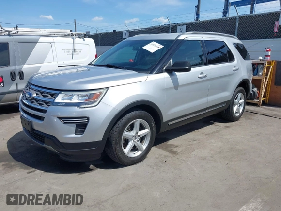 2018 Ford Explorer XLT z VIN 1FM5K7D87JGB56677, wystawiony jako IAAI lot #41926338 z przebiegiem 101 332 mil mil oraz . Historia ofert i sprzedaży dostępna na DreamBid. Obrazek 17.