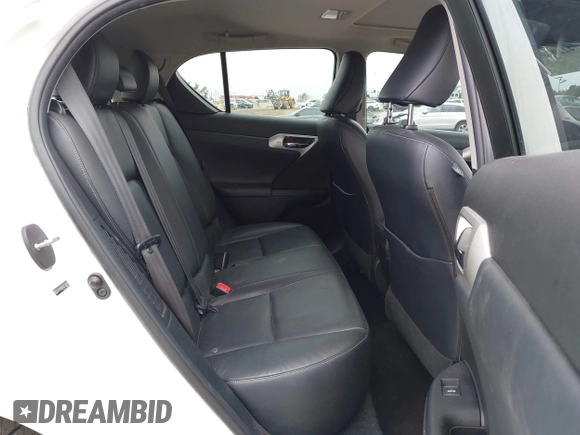 2013 Lexus CT 200h z VIN JTHKD5BH0D2126459, wystawiony jako IAAI lot #42207697 z przebiegiem 188 111 mil mil oraz . Historia ofert i sprzedaży dostępna na DreamBid. Obrazek 8.