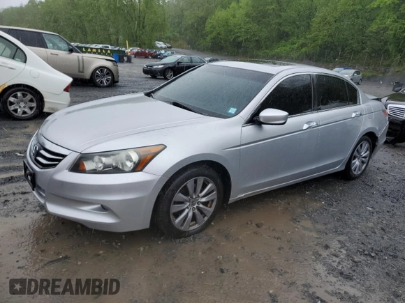 2011 Honda Accord EX z VIN 1HGCP3F71BA000716, wystawiony jako Copart lot #56414415 z przebiegiem 173 487 mil mil oraz Szkoda całkowita • Salvage title. Historia ofert i sprzedaży dostępna na DreamBid. Obrazek 1.