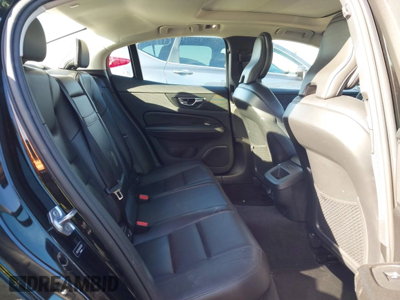 2019 Volvo S60 Momentum with VIN 7JRA22TK0KG013107, listed as a IAAI auction lot 41646660 with 29,461 mi miles. Bid and sale history available at carsss.com. Image 8.