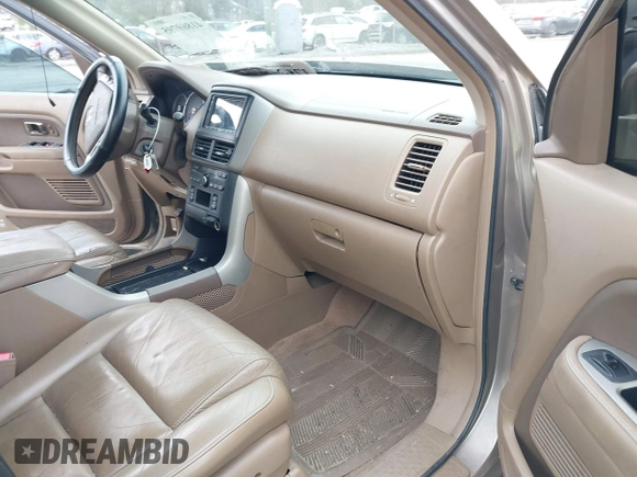 2007 Honda Pilot EX-L with VIN 5FNYF185X7B008285, listed as a IAAI auction lot 41869795 with 238,516 mi miles. Bid and sale history available at carsss.com. Image 5.