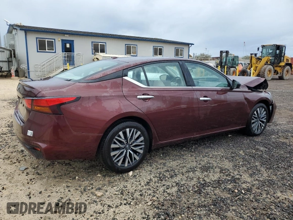 2025 Nissan Altima SV z VIN 1N4BL4DV3SN300656, wystawiony jako Copart lot #59406005 z przebiegiem 7 457 mil mil oraz Czysty tytuł • Clean title. Historia ofert i sprzedaży dostępna na DreamBid. Obrazek 3.