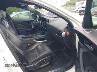 2017 Jaguar F-Pace 35t R-Sport с VIN SADCL2BV5HA064702, выставлен на аукционе IAAI как лот 42711257 с пробегом 99 586 миль миль и . История ставок и продаж доступна на DreamBid. Изображение 5.