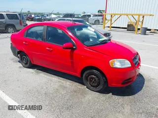 2010 Chevrolet Aveo 1LT z VIN KL1TD5DE0AB126585, wystawiony jako IAAI lot #42219460 z przebiegiem 148 785 mil mil oraz . Historia ofert i sprzedaży dostępna na DreamBid. Obrazek 1.