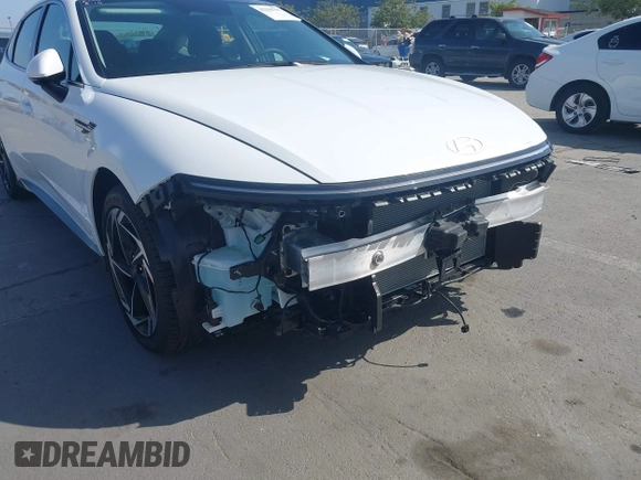 2024 Hyundai Sonata SEL z VIN KMHL14JA6RA426688, wystawiony jako IAAI lot #42290797 z przebiegiem 430 mil mil oraz . Historia ofert i sprzedaży dostępna na DreamBid. Obrazek 18.