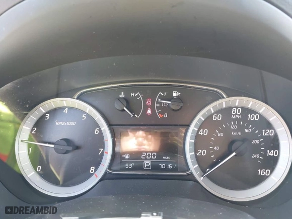 2015 Nissan Sentra S with VIN 3N1AB7AP1FY341007, listed as a IAAI auction lot 41875789 with 70,161 mi miles. Bid and sale history available at carsss.com. Image 7.