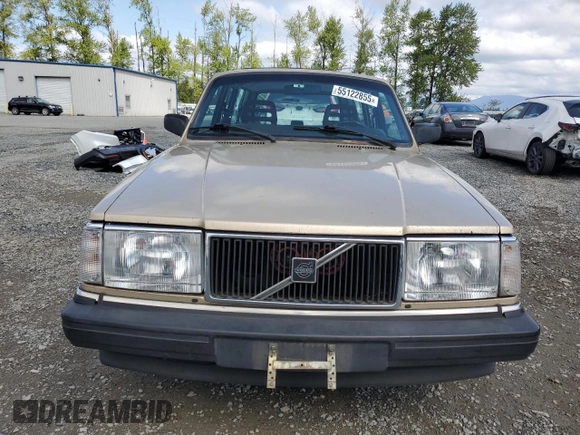 1993 Volvo 240 z VIN YV1AW8311P1956415, wystawiony jako Copart lot #55122855 z przebiegiem 276 658 mil mil oraz Szkoda całkowita • Salvage title. Historia ofert i sprzedaży dostępna na DreamBid. Obrazek 5.