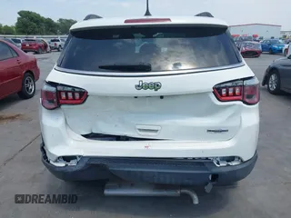2019 Jeep Compass Latitude z VIN 3C4NJCBB4KT616437, wystawiony jako IAAI lot #42049491 z przebiegiem 42 495 mil mil oraz . Historia ofert i sprzedaży dostępna na DreamBid. Obrazek 6.