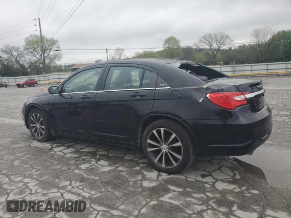 2014 Chrysler 200 Touring z VIN 1C3CCBBG2EN115496, wystawiony jako Copart lot #52072635 z przebiegiem 131 473 mil mil oraz Szkody całkowita. Historia ofert i sprzedaży dostępna na DreamBid. Obrazek 2.