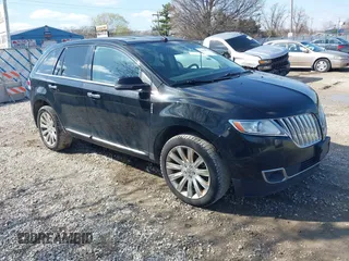 2013 Lincoln MKX with VIN 2LMDJ8JK8DBL48923, listed as a IAAI auction lot 41933951 with 228,829 mi miles. Bid and sale history available at carsss.com. Image 1.