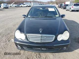 2006 Mercedes-Benz C 280 Luxury z VIN WDBRF92H86F796224, wystawiony jako IAAI lot #41838403 z przebiegiem 152 974 mil mil oraz . Historia ofert i sprzedaży dostępna na DreamBid. Obrazek 13.