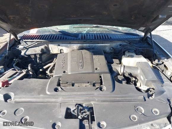 2012 Lincoln Navigator with VIN 5LMJJ2J50CEL05330, listed as a IAAI auction lot 41243003 with 1 mi miles. Bid and sale history available at carsss.com. Image 10.
