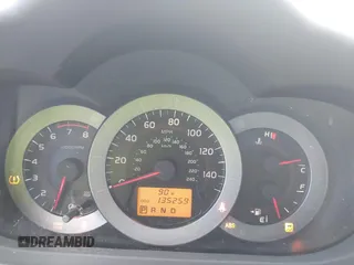 2010 Toyota RAV4 Limited с VIN JTMYK4DVXA5027222, выставлен на аукционе IAAI как лот 42057063 с пробегом 135 259 миль миль и . История ставок и продаж доступна на DreamBid. Изображение 7.