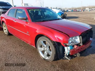 2008 Chrysler 300 Touring z VIN 2C3KA53G78H320035, wystawiony jako IAAI lot #41947682 z przebiegiem 92 589 mil mil oraz . Historia ofert i sprzedaży dostępna na DreamBid. Obrazek 1.