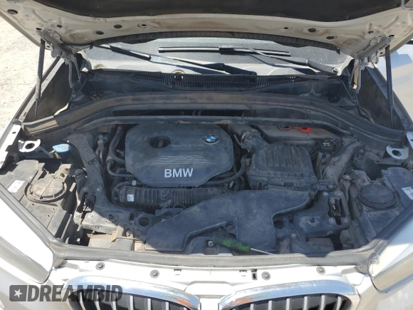 2018 BMW X1 sDrive28i z VIN WBXHU7C3XJ5H39960, wystawiony jako Copart lot #57095125 z przebiegiem 154 013 mil mil oraz Szkoda całkowita • Salvage title. Historia ofert i sprzedaży dostępna na DreamBid. Obrazek 12.