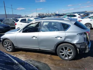 2017 Infiniti QX50 with VIN JN1BJ0RR0HM415589, listed as a IAAI auction lot 41741998 with 97,889 mi miles. Bid and sale history available at carsss.com. Image 14.