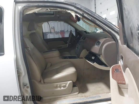 2007 GMC Yukon SLT with VIN 1GKFK130X7R203221, listed as a IAAI auction lot 41583409 with 254,586 mi miles. Bid and sale history available at carsss.com. Image 5.