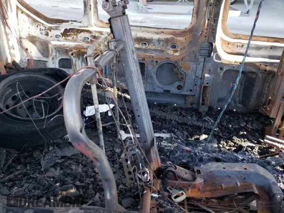 2019 Ford Transit XL z VIN 1FDZX2CM5KKB47589, wystawiony jako Copart lot #77912294 z przebiegiem Nie podano mil oraz Nie do naprawy • Non repairable. Historia ofert i sprzedaży dostępna na DreamBid. Obrazek 10.