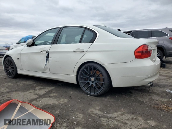 2006 BMW 3 Series 330i with VIN WBAVB33526KS32814, listed as a Copart auction lot 47785595 with 151,934 mi miles and Salvage Title. Bid and sale history available at DreamBid. Image 2.