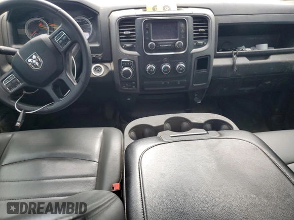 2021 Ram 1500 Tradesman z VIN 1C6RR7FG2MS574644, wystawiony jako Copart lot #70448204 z przebiegiem Nie podano mil oraz Szkoda całkowita • Salvage title. Historia ofert i sprzedaży dostępna na DreamBid. Obrazek 8.