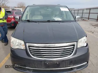 2014 Chrysler Town & Country Touring L 30th Anniversary z VIN 2C4RC1CG4ER133192, wystawiony jako IAAI lot #41113205 z przebiegiem 191 964 mil mil oraz . Historia ofert i sprzedaży dostępna na DreamBid. Obrazek 12.