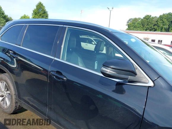 2017 Toyota Highlander XLE with VIN 5TDJZRFH3HS417049, listed as a IAAI auction lot 42535954 with 136,639 mi miles and . Bid and sale history available at DreamBid. Image 13.