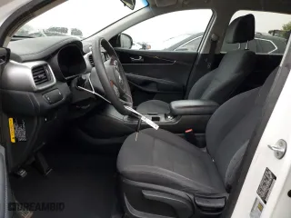 2017 Kia Sorento LX V6 with VIN 5XYPG4A50HG247469, listed as a Copart auction lot 39062484 with 84,811 mi miles and Clean Title. Bid and sale history available at carsss.com. Image 7.