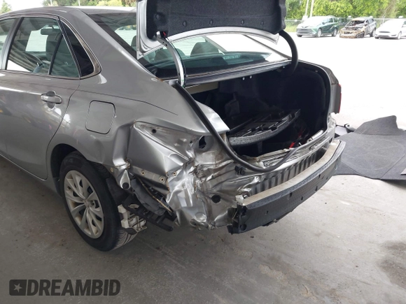 2017 Toyota Camry XLE с VIN 4T1BF1FK0HU409699, выставлен на аукционе IAAI как лот 42405827 с пробегом 72 851 миль миль и . История ставок и продаж доступна на DreamBid. Изображение 6.