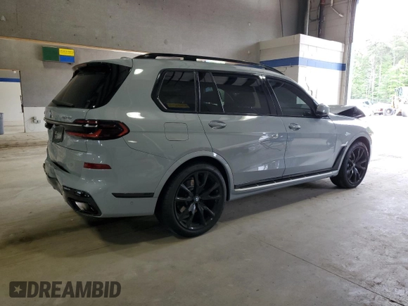2023 BMW X7 xDrive40i z VIN 5UX23EM01P9R78454, wystawiony jako Copart lot #56280075 z przebiegiem Nie podano mil oraz Szkoda całkowita • Salvage title. Historia ofert i sprzedaży dostępna na DreamBid. Obrazek 3.