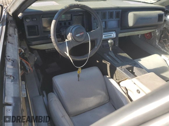 1986 Chevrolet Corvette z VIN 1G1YY0783G5107511, wystawiony jako Copart lot #49959345 z przebiegiem 40 375 mil mil oraz Szkoda całkowita • Salvage title. Historia ofert i sprzedaży dostępna na DreamBid. Obrazek 8.