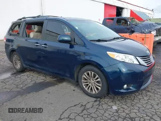 2011 Toyota Sienna XLE AAS with VIN 5TDYK3DCXBS113103, listed as a IAAI auction lot 41505972 with 170,919 mi miles. Bid and sale history available at carsss.com. Image 1.