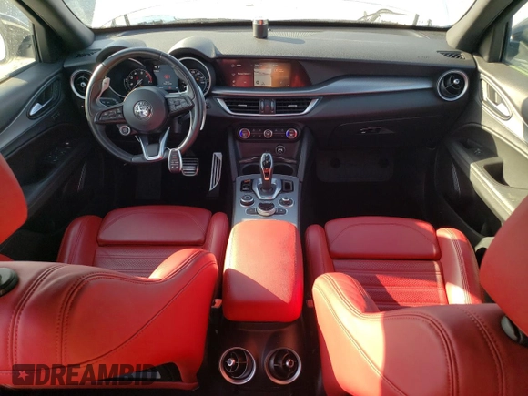 2022 Alfa Romeo Stelvio Veloce z VIN ZASPAKBN5N7D47295, wystawiony jako Copart lot #71765894 z przebiegiem 19 364 mil mil oraz Szkoda całkowita • Salvage title. Historia ofert i sprzedaży dostępna na DreamBid. Obrazek 8.