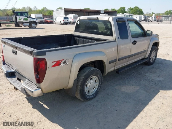 2004 Chevrolet Colorado LS Z85 with VIN 1GCDT196248122422, listed as a IAAI auction lot 42083858 with 220,648 mi miles. Bid and sale history available at carsss.com. Image 4.