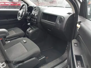 2013 Jeep Compass Sport with VIN 1C4NJDBB5DD101879, listed as a IAAI auction lot 41208112 with 168,300 mi miles. Bid and sale history available at carsss.com. Image 5.