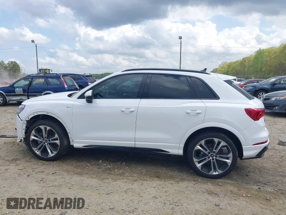 2022 Audi Q3 S line Premium Plus z VIN WA1EECF31N1148535, wystawiony jako IAAI lot #41947659 z przebiegiem 31 880 mil mil oraz . Historia ofert i sprzedaży dostępna na DreamBid. Obrazek 15.