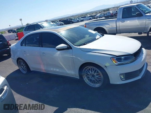 2014 Volkswagen Jetta GLI Autobahn with VIN 3VW5T7AJ8EM367002, listed as a IAAI auction lot 42032055 with 186,301 mi miles and . Bid and sale history available at DreamBid. Image 14.