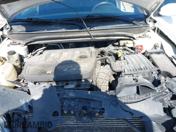 2013 Chrysler 200 LX with VIN 1C3CCBAB1DN640487, listed as a IAAI auction lot 41772952 with 173,109 mi miles. Bid and sale history available at carsss.com. Image 10.