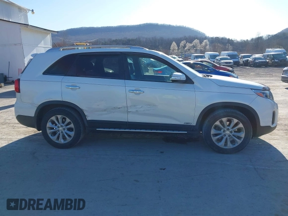 2014 Kia Sorento EX with VIN 5XYKUDA71EG497108, listed as a IAAI auction lot 41886850 with 192,120 mi miles. Bid and sale history available at carsss.com. Image 6.